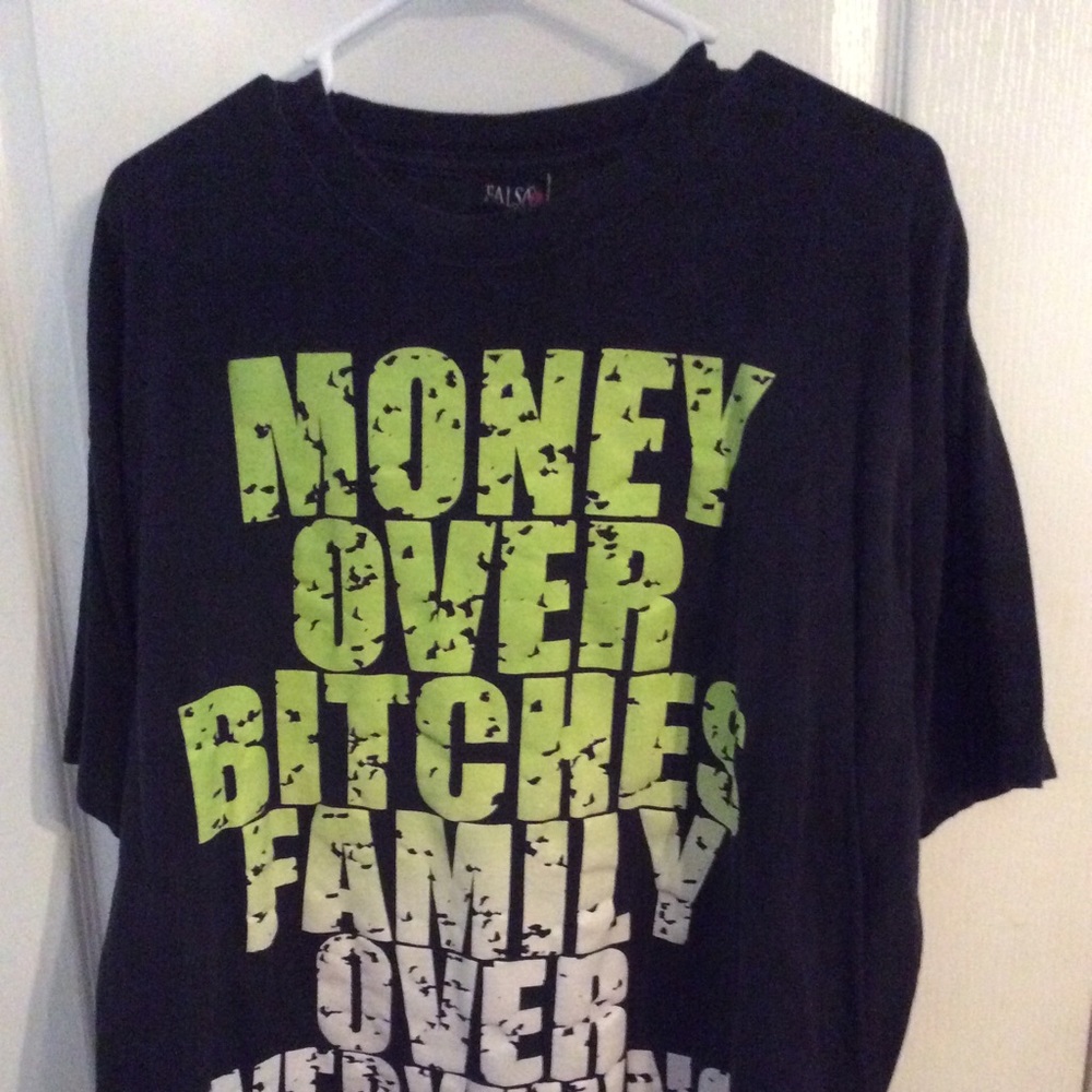 3 XXL tee shirt